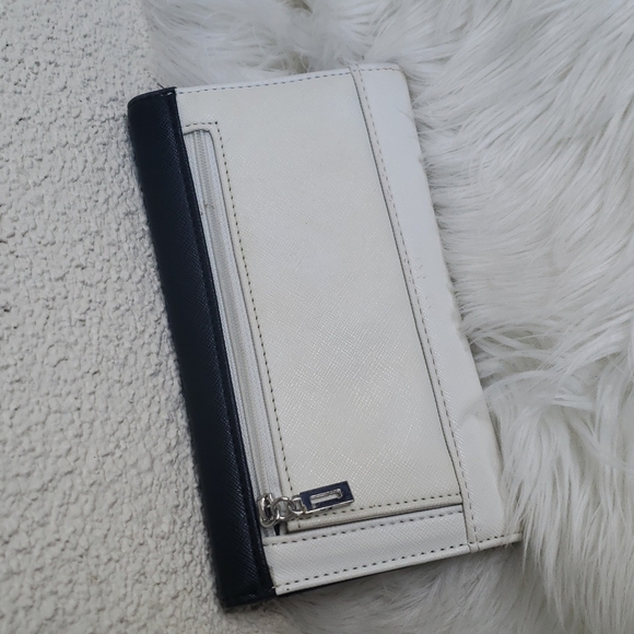 Guess Black White Leather Wallet - Picture 3 of 6